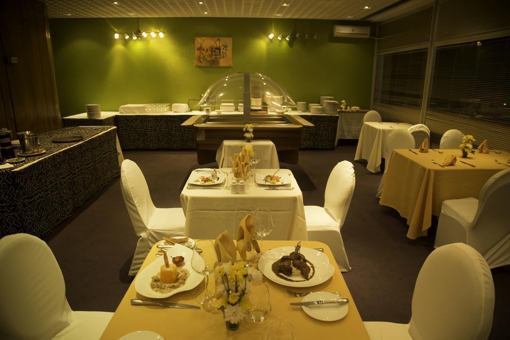 Heden Golf Hotel Абиджан Екстериор снимка